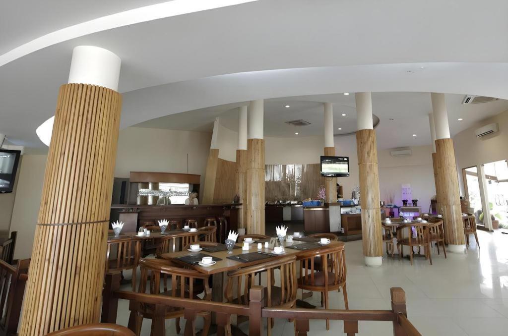 Hotel Putri Duyung Ancol Giacarta Esterno foto