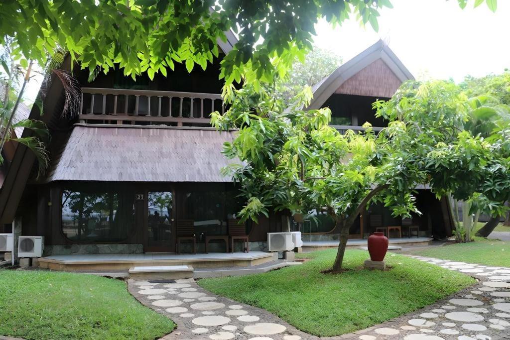 Hotel Putri Duyung Ancol Giacarta Esterno foto