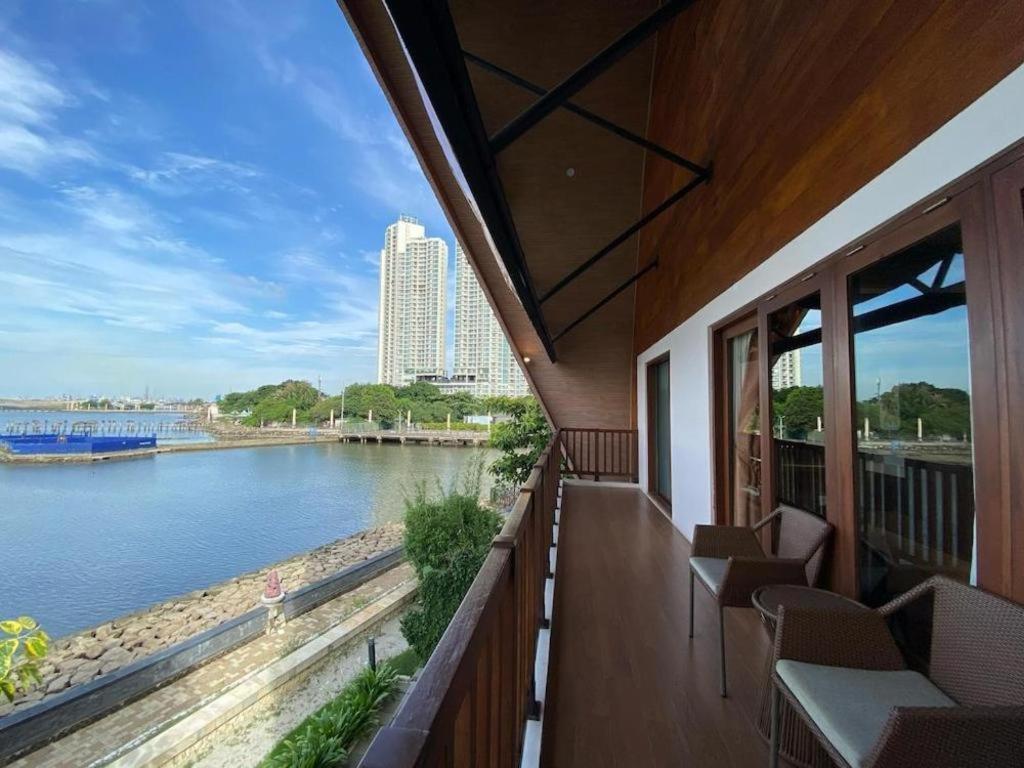 Hotel Putri Duyung Ancol Giacarta Esterno foto