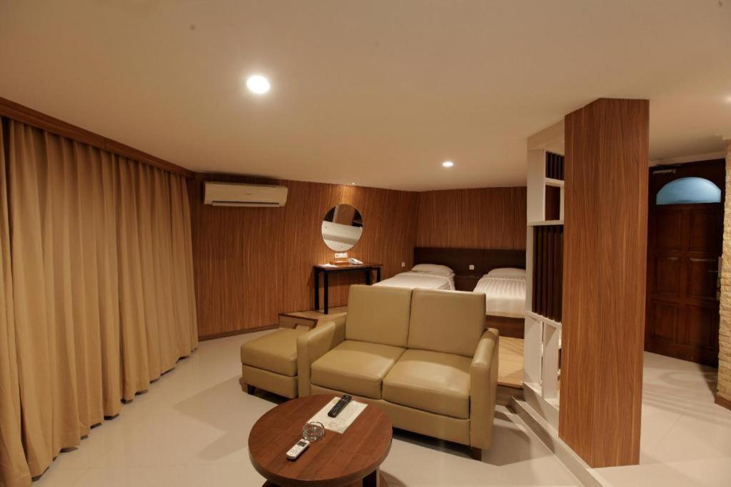 Hotel Putri Duyung Ancol Giacarta Esterno foto