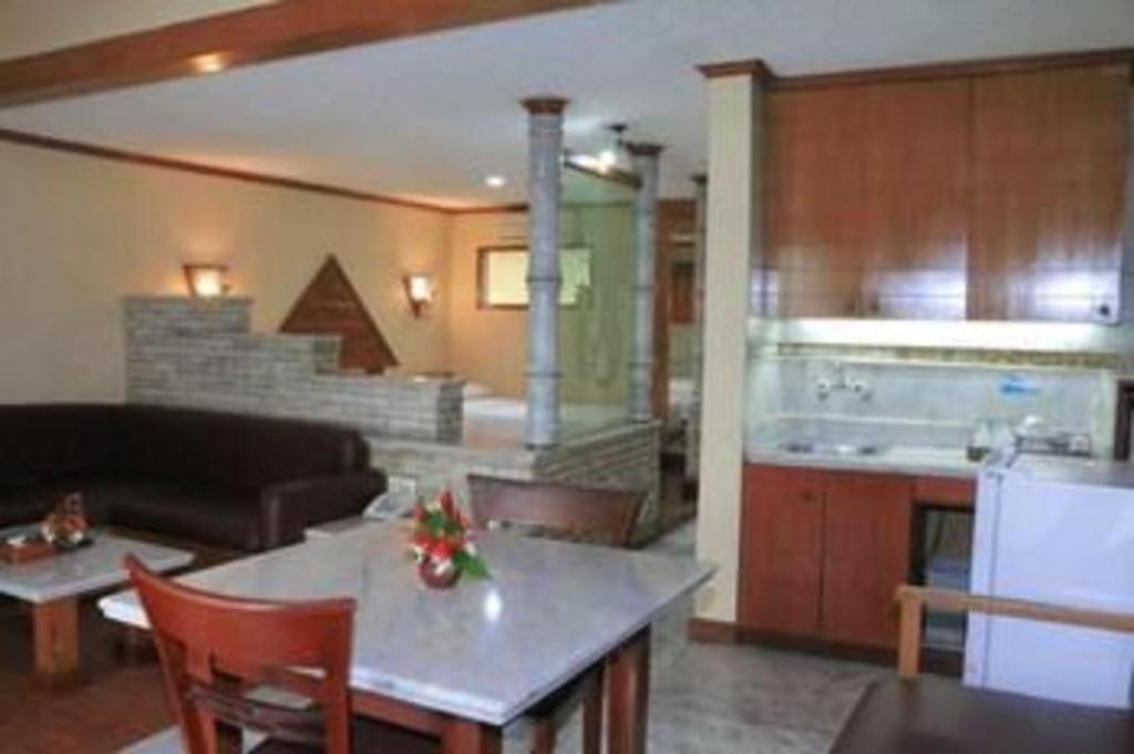 Hotel Putri Duyung Ancol Giacarta Esterno foto