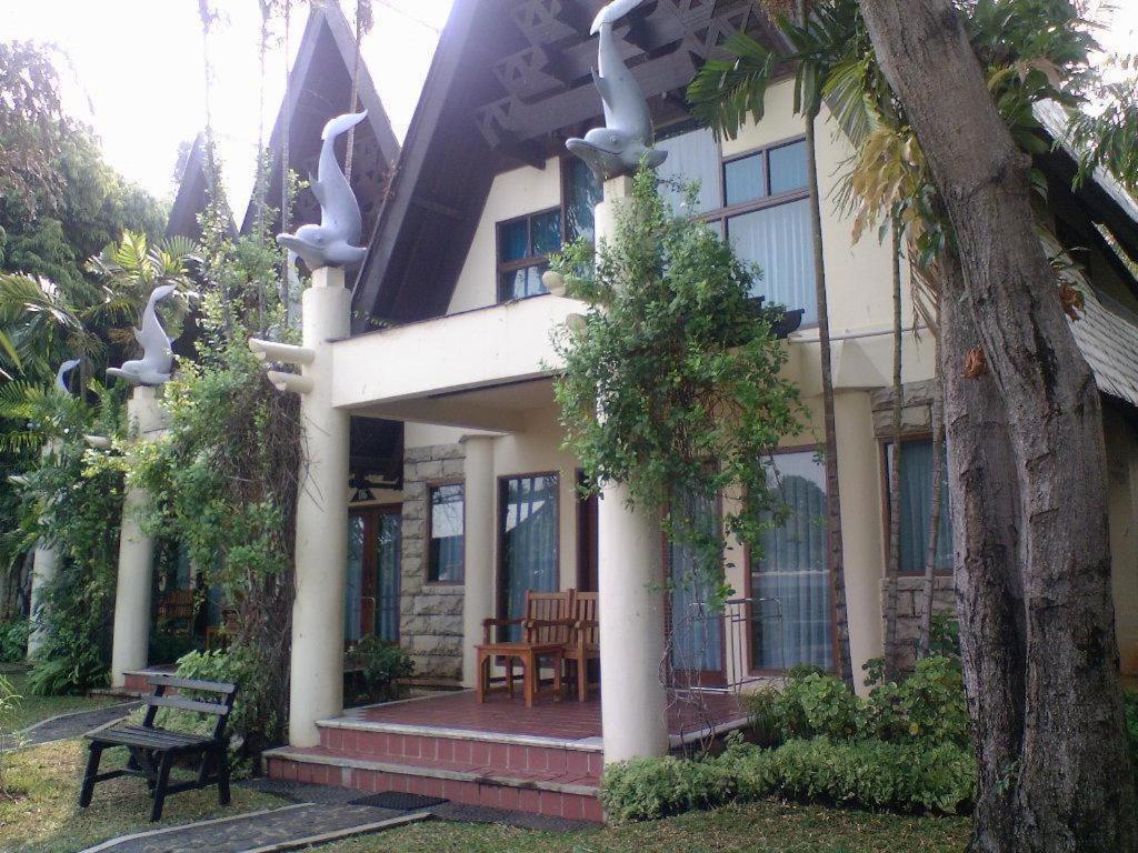 Hotel Putri Duyung Ancol Giacarta Esterno foto