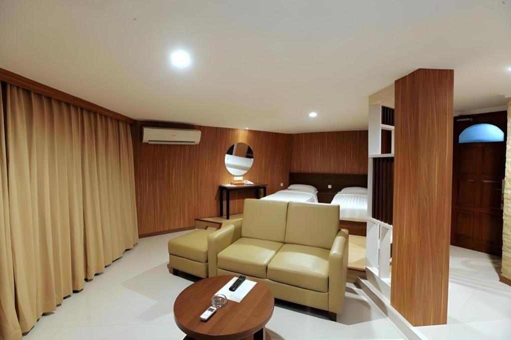 Hotel Putri Duyung Ancol Giacarta Esterno foto